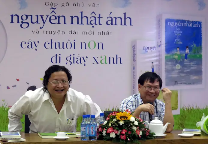 Cây chuối non đi giày xanh nhà sách phương nam: Ý nghĩa và cảm hứng giày dép