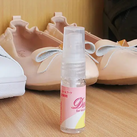 Top 5 Chai Xịt Khử Mùi Giày Mini Bỏ Túi Đáng Mua Nhất Top 5 Chai Xịt Khử Mùi Giày Mini Bỏ Túi Đáng Mua Nhất