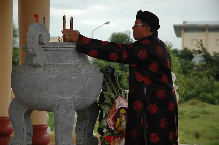 Chiếc Giày Thủy Tinh Tập Cuối Thuyết Minh: Tóm Tắt Và Ý Nghĩa Sâu Sắc Chiếc Giày Thủy Tinh Tập Cuối Thuyết Minh: Tóm Tắt Và Ý Nghĩa Sâu Sắc