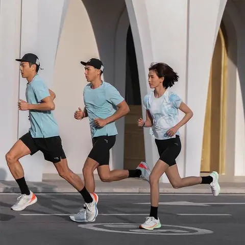 Có Nên Mua Giày Anta Để Chạy Bộ? Phân Tích Chuyên Sâu
