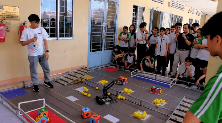 Tập huấn và thi đấu Robocon với robot ORC K3 do OhStem sản xuất tại Cần Thơ Tập huấn và thi đấu Robocon với robot ORC K3 do OhStem sản xuất tại Cần Thơ