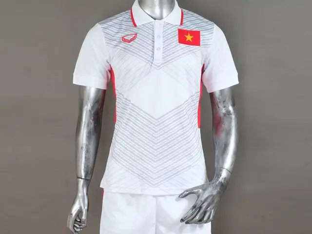 In áo bóng đá với công nghệ in chuyển nhiệt