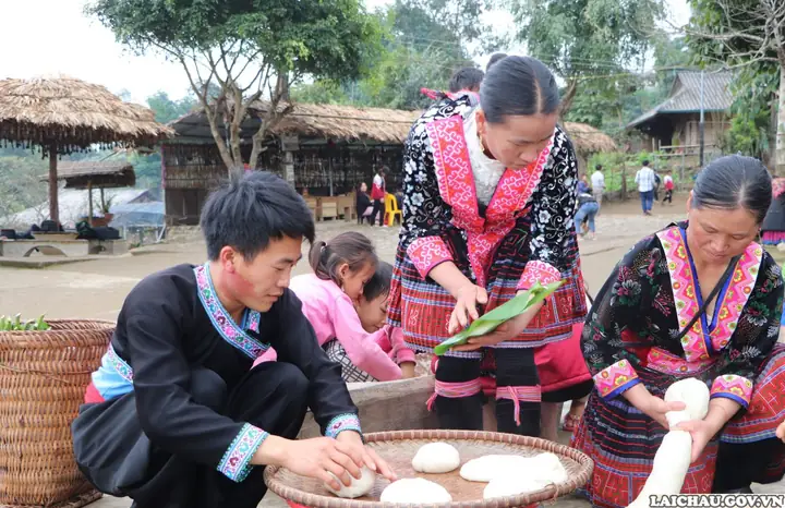 Dàn Ý Thuyết Minh Giày Thể Thao: Cấu Trúc Và Nội Dung Chuẩn Dàn Ý Thuyết Minh Giày Thể Thao: Cấu Trúc Và Nội Dung Chuẩn