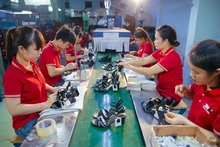 Gia Công Giày Cao Gót Số Lượng Ít: Kinh Nghiệm Chọn Đối Tác