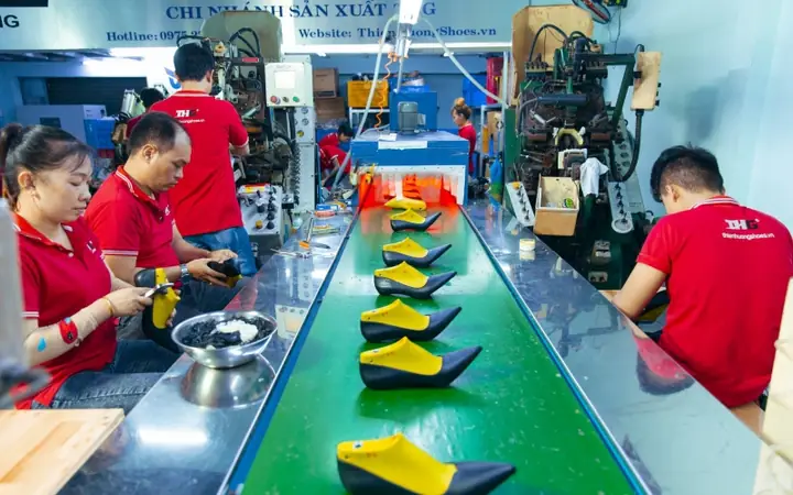 Gia Công Giày Cao Gót Số Lượng Ít: Kinh Nghiệm Chọn Đối Tác