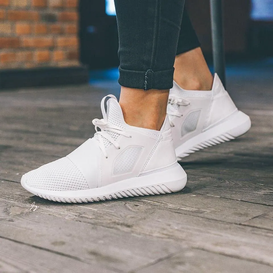 Những yếu tố quyết định giày Adidas nữ chính hãng giá bao nhiêu