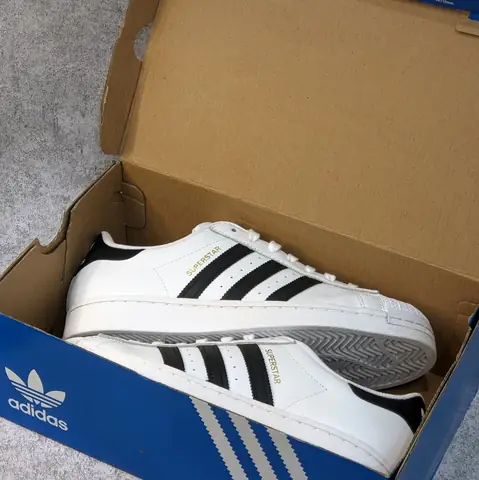Những điều cần lưu ý vềgiày Adidas Superstar OG "Golden Brand/Black Stripes" Những điều cần lưu ý vềgiày Adidas Superstar OG "Golden Brand/Black Stripes"