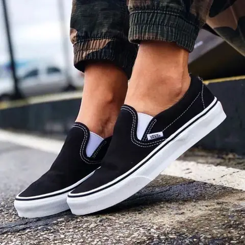 Tips chữa cháy giày Vans bị phai màu do thuốc tẩy Tips chữa cháy giày Vans bị phai màu do thuốc tẩy