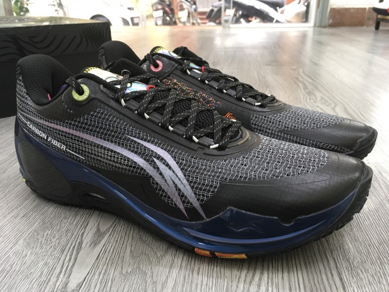 Giày bóng rổ Li-Ning Wade 808 với phối màu đơn giản