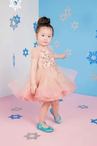 Giày búp bê Nữ hoàng băng giá Bitis: Đánh giá chi tiết về lựa chọn hoàn hảo cho bé yêu