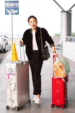 Giày Cao Gót YSL Fake: Thực Hư Vụ Hoa Hậu Kỳ Duyên