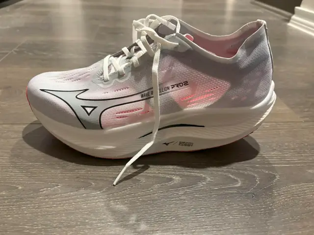 Đánh giá chi tiết giày chạy bộ nam Mizuno Wave Sayonara 4 Đánh giá chi tiết giày chạy bộ nam Mizuno Wave Sayonara 4