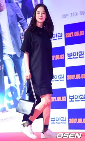 Song Ji Hyo đi giày gì trong Running Man? Tổng hợp các mẫu yêu thích