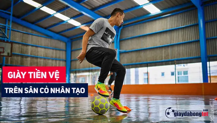 Chọn Giày Đá Bóng Sân Cỏ Nhân Tạo Cho Tiền Vệ: Hướng Dẫn Chi Tiết