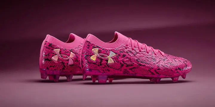 Đánh giá giày đá sân cỏ nhân tạo Under Armour Đánh giá giày đá sân cỏ nhân tạo Under Armour