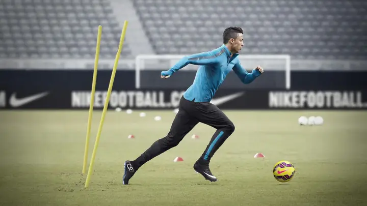 9. Giày đá banh Nike Mercurial Superfly IV CR7 – Tháng 10 năm 2014 9. Giày đá banh Nike Mercurial Superfly IV CR7 – Tháng 10 năm 2014