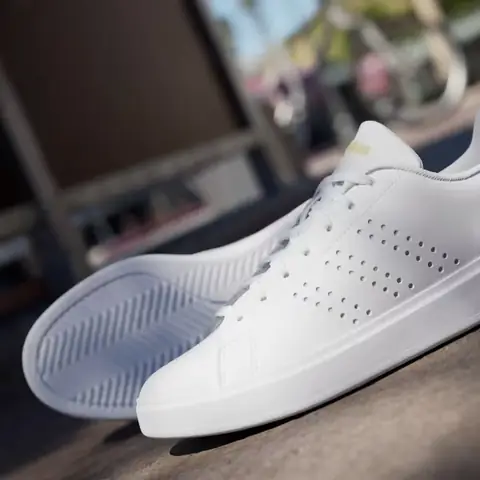 Giày sneaker trắng nữ Adidas Neo Advantage Clean có đáng mua?