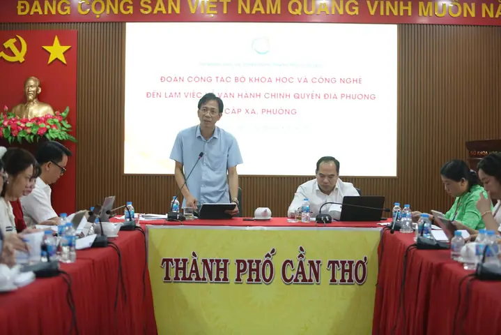 (Chinhphu.vn) - Ngày 26/8, Đoàn công tác của Bộ KH&CN làm việc với Sở KH&CN, Trung tâm Phục vụ hành chính công TP. Cần Thơ về vận hành chính quyền cấp xã, phường trên địa bàn thành phố Cần Thơ. (Chinhphu.vn) - Ngày 26/8, Đoàn công tác của Bộ KH&CN làm việc với Sở KH&CN, Trung tâm Phục vụ hành chính công TP. Cần Thơ về vận hành chính quyền cấp xã, phường trên địa bàn thành phố Cần Thơ.