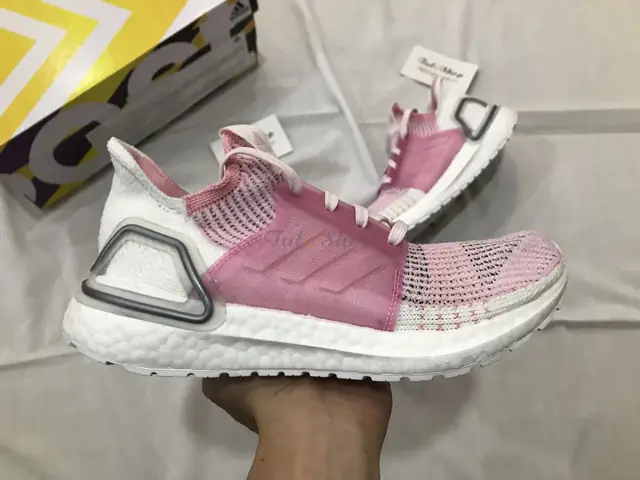 Đánh Giá Giày Thể Thao Adidas Ultra Boost SF Xanh: Có Gì Đặc Biệt? Đánh Giá Giày Thể Thao Adidas Ultra Boost SF Xanh: Có Gì Đặc Biệt?