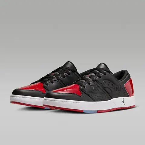 Giày Thể Thao Nike Đen Đỏ Nam Nữ: Nên Chọn Đôi Nào?