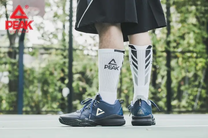 Đánh giá chi tiết giày thể thao nam Terrence Romeo 1 Peak