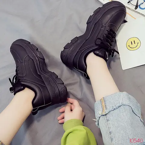 Chọn Giày Thể Thao Nữ Phong Cách Hàn Quốc Nào Đẹp Và Phù Hợp Nhất?