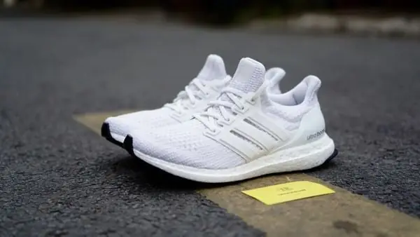 Giày Ultra Boost 4.0 Giá Bao Nhiêu? Phân Tích Sâu Rộng & Hướng Dẫn Chọn Size