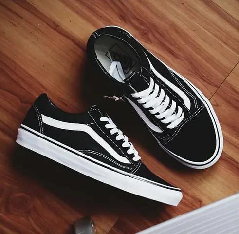 Giày Vans Old Skool Nam Mặc Với Quần Âu: Cẩm Nang Phối Đồ Chuẩn Giày Vans Old Skool Nam Mặc Với Quần Âu: Cẩm Nang Phối Đồ Chuẩn