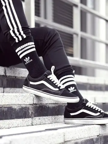 Giày Yeezy 350 Nam và Nữ: Có Thật Sự Khác Biệt Không? Giày Yeezy 350 Nam và Nữ: Có Thật Sự Khác Biệt Không?