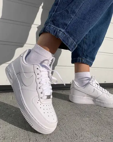 Giày Yeezy 350 Nam và Nữ: Có Thật Sự Khác Biệt Không?