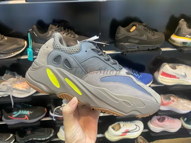 Giày Yeezy 700 Mauve có gì nổi bật? Khám phá sức hút độc đáo