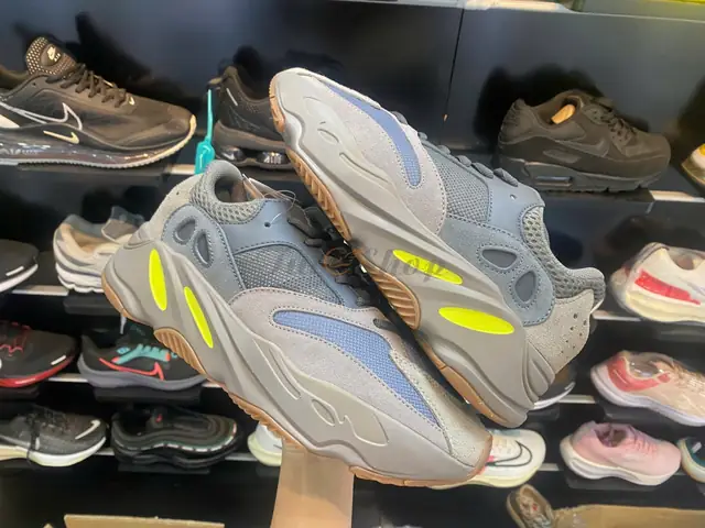 Giày Yeezy 700 Mauve có gì nổi bật? Khám phá sức hút độc đáo