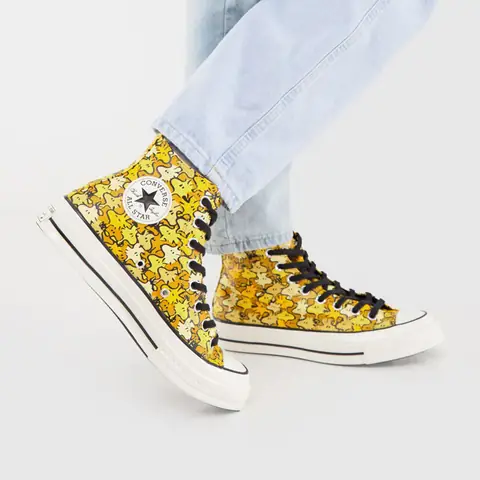 Sức Hút Của BTS Với Giày Converse Qua Những Hình Ảnh Đẹp Sức Hút Của BTS Với Giày Converse Qua Những Hình Ảnh Đẹp