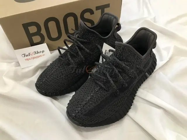 Hình Ảnh Giày Adidas Yeezy 350 V2 Static: Cận Cảnh Mọi Góc Độ Hình Ảnh Giày Adidas Yeezy 350 V2 Static: Cận Cảnh Mọi Góc Độ