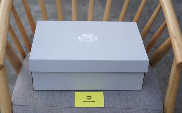 Hộp Giày Nike Air Force 1 Chính Hãng: Nhận Diện và Giá Trị