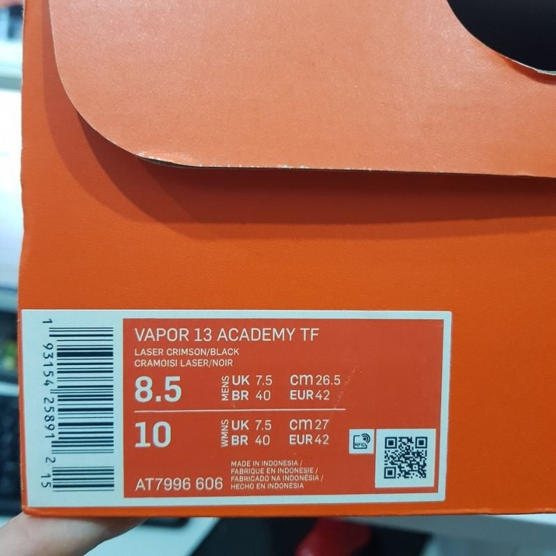 Cách Phân Biệt Giày Đá Bóng Nike Chính Hãng Chuẩn Nhất