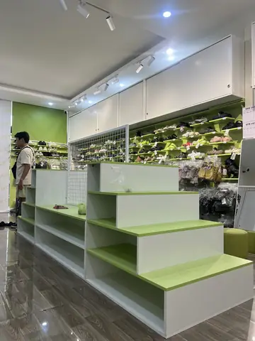 Kệ Trưng Bày Giày Dép Tại Đà Nẵng: Lựa Chọn Nào Tốt Nhất? Kệ Trưng Bày Giày Dép Tại Đà Nẵng: Lựa Chọn Nào Tốt Nhất?