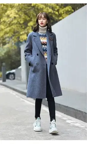 Combo áo dạ dáng dài, áo len cao cổ và giày sneaker chunky đầy cá tính Combo áo dạ dáng dài, áo len cao cổ và giày sneaker chunky đầy cá tính