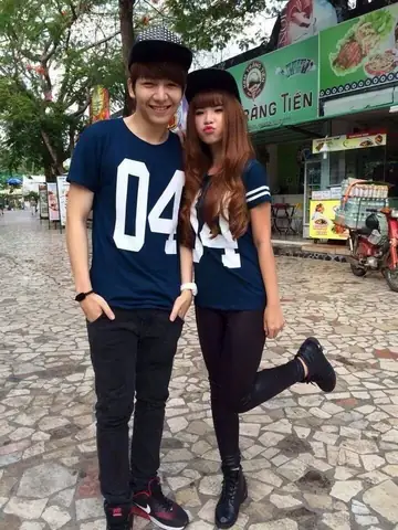 Phong cách Khởi My giản dị với giày thể thao: Bí quyết làm nên sự thu hút bất ngờ Phong cách Khởi My giản dị với giày thể thao: Bí quyết làm nên sự thu hút bất ngờ