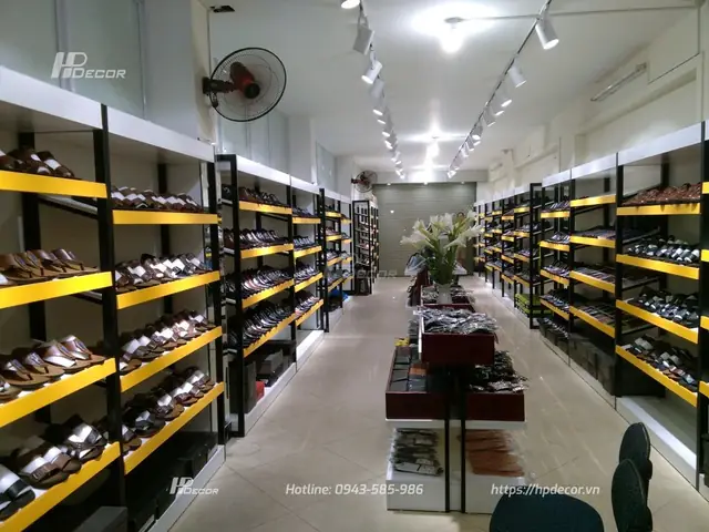 Thiet-ke-va-thi-cong-shop-giay-dep-thoi-trang-nam-tai-trung-kinh-4