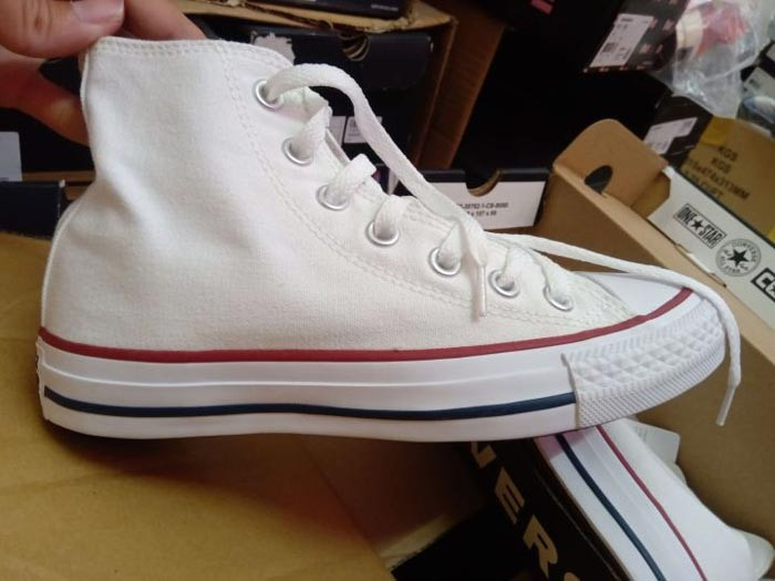Làm sao để biết giày Converse chính hãng chuẩn xác nhất