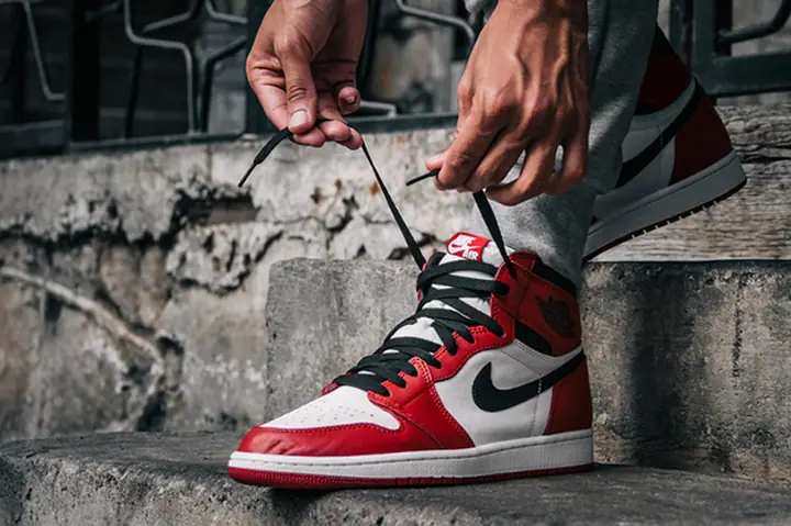 Hướng Dẫn Chi Tiết Mua Giày Sneaker Chính Hãng Từ Nước Ngoài Hướng Dẫn Chi Tiết Mua Giày Sneaker Chính Hãng Từ Nước Ngoài