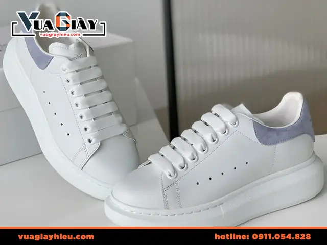 Những chi tiết nổi bật của giày Alexander McQueen là gì? Những chi tiết nổi bật của giày Alexander McQueen là gì?