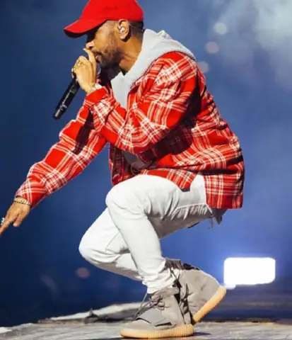 Adidas Yeezy 750 phối cùng với áo sơ mi nổi bật Adidas Yeezy 750 phối cùng với áo sơ mi nổi bật