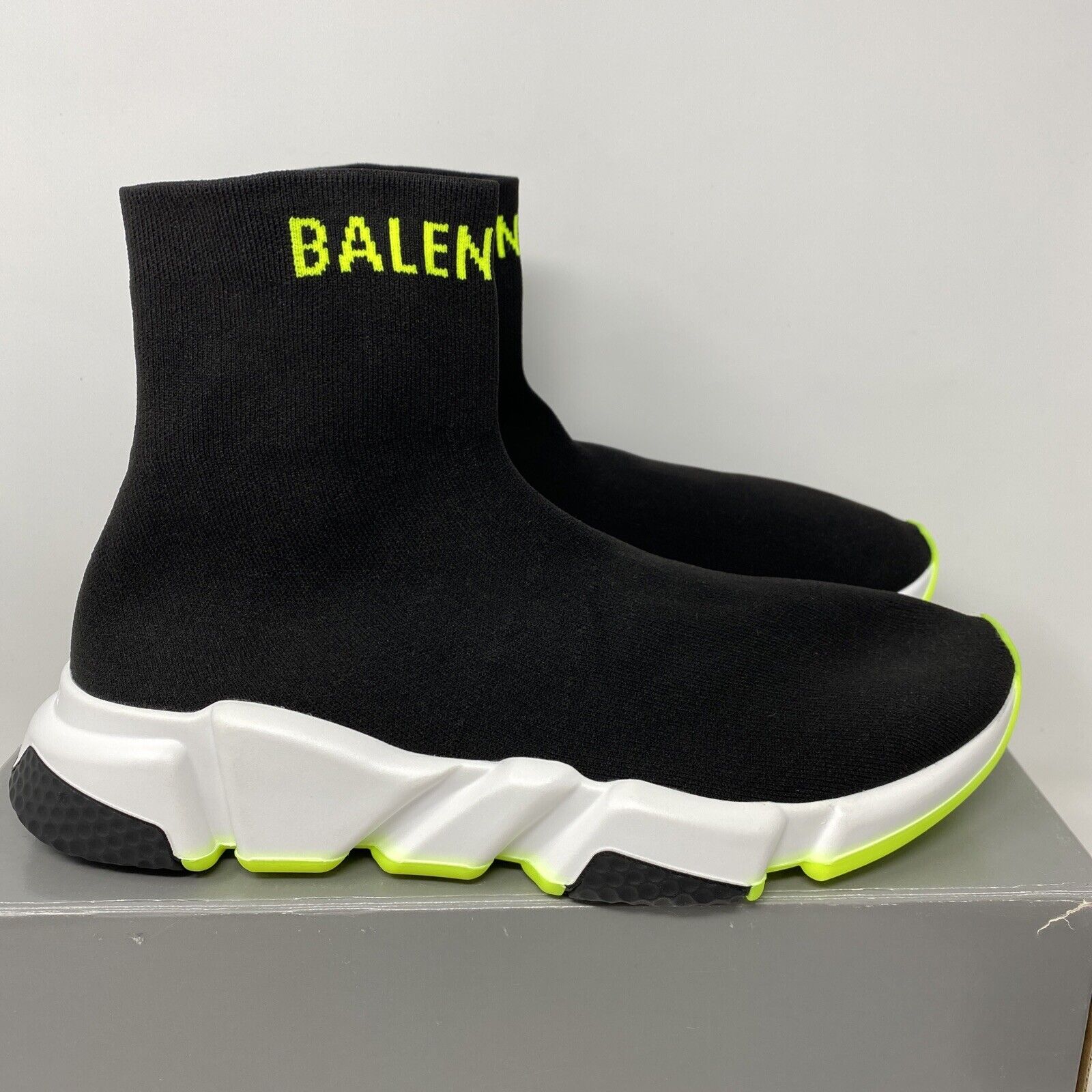 Giày Balenciaga Triple S Rep giá bao nhiêu, mẫu Balenciaga Speed Trainer Cuffed
