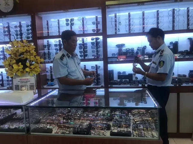 Shop Hai Chiếc Giày Nguyễn Thương Hiền Q3: Đánh Giá Chi Tiết Shop Hai Chiếc Giày Nguyễn Thương Hiền Q3: Đánh Giá Chi Tiết