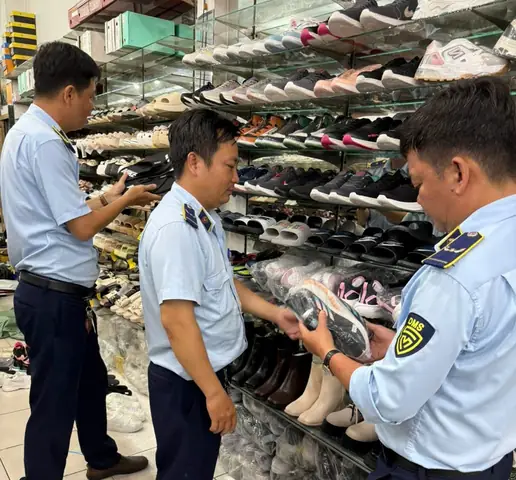Shop Hai Chiếc Giày Nguyễn Thương Hiền Q3: Đánh Giá Chi Tiết