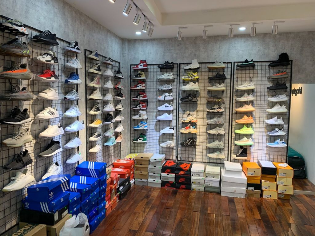 Những Shop Giày Uy Tín ở Hà Nội: Lựa Chọn Hàng Đầu Cho Tín Đồ Sneaker
