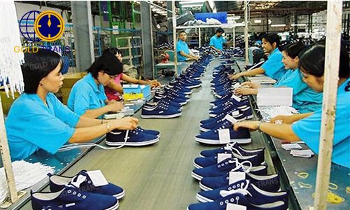Giày Dép Việt Nam Xuất Khẩu Hà Nội: Nguồn Hàng & Tiềm Năng
