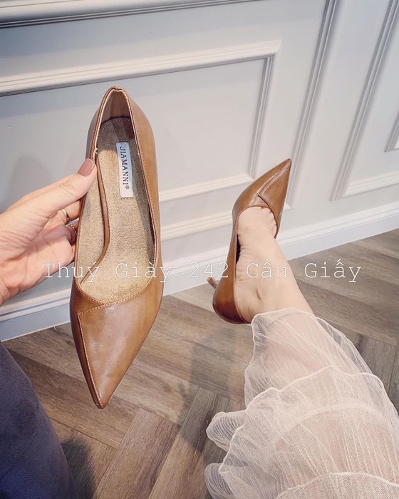 10 Địa chỉ mua giày VNXK ở Hà Nội uy tín và chất lượng